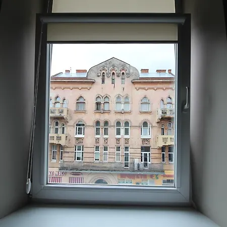Cosy Apartment On Horodotska 86 Lviv Exterior photo